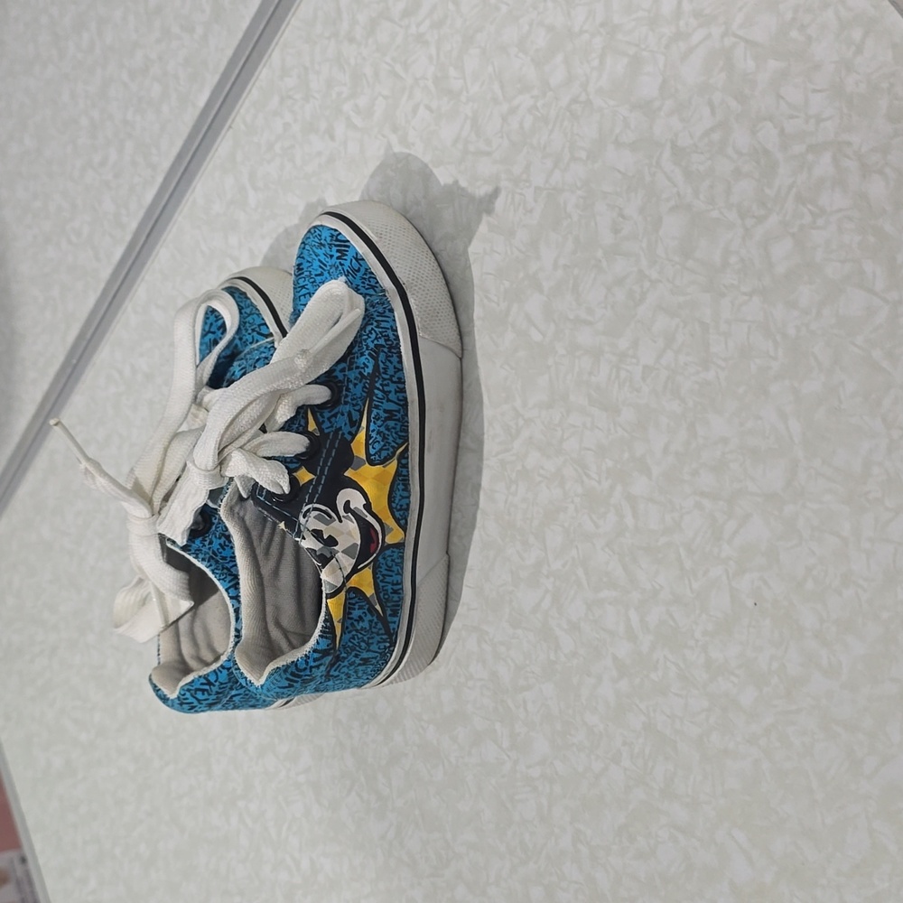 Disney's Mickey Mouse Blue Sneakers‎ Size 7/8